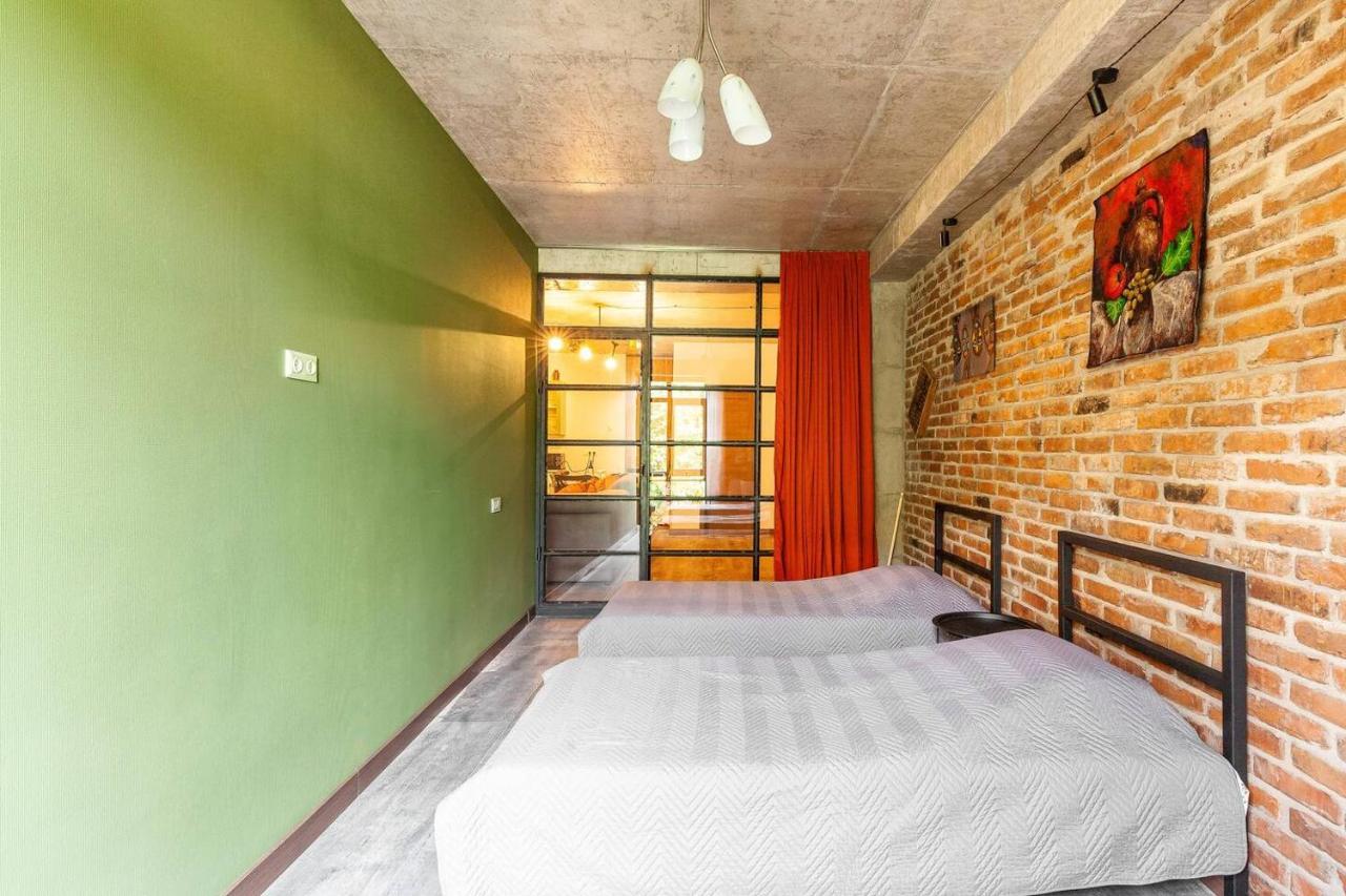 Veli Group Apartment Near White Bridge ° Kutaisi Esterno foto