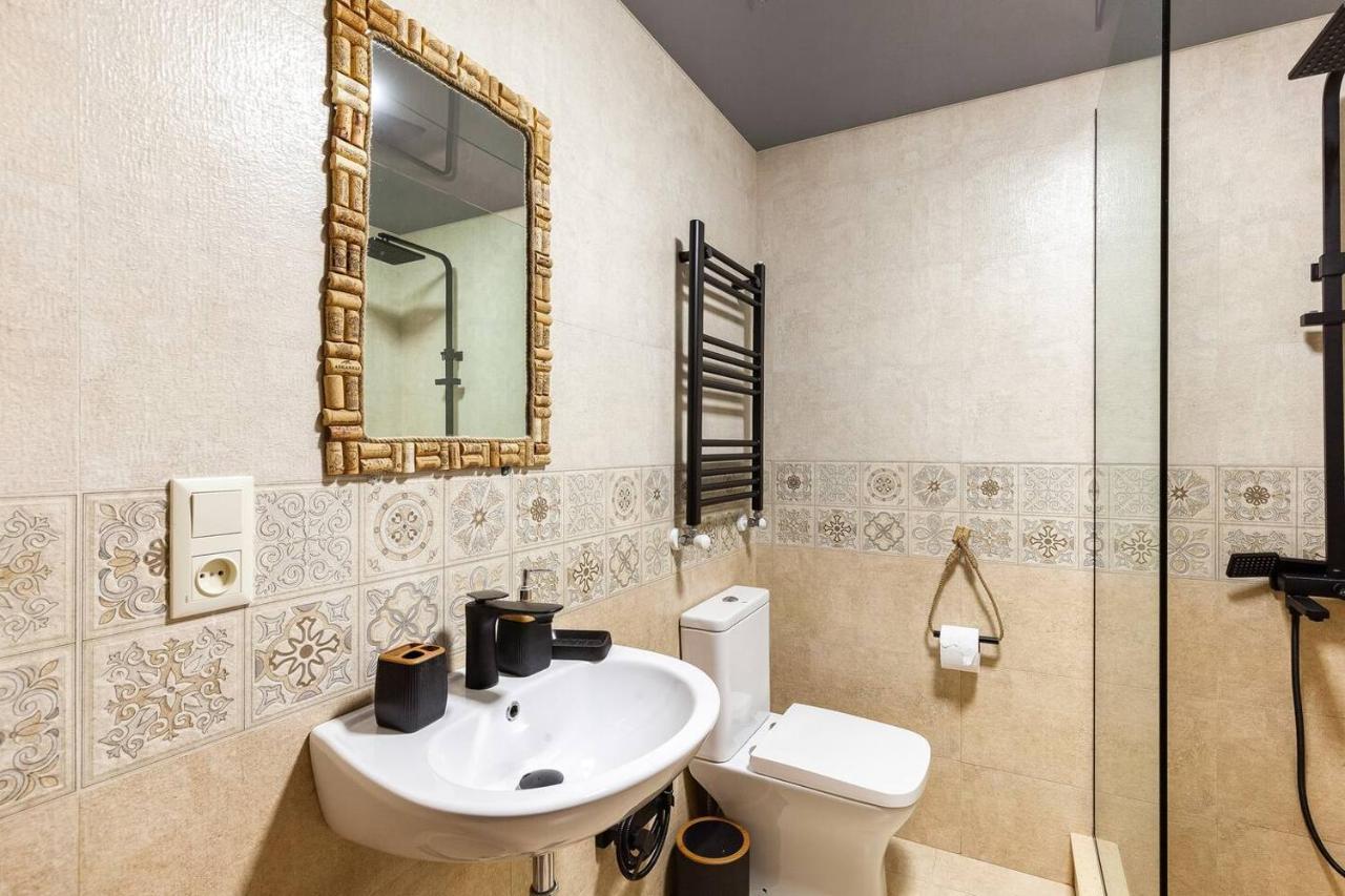 Veli Group Apartment Near White Bridge ° Kutaisi Esterno foto